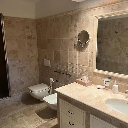 Acula Villa *