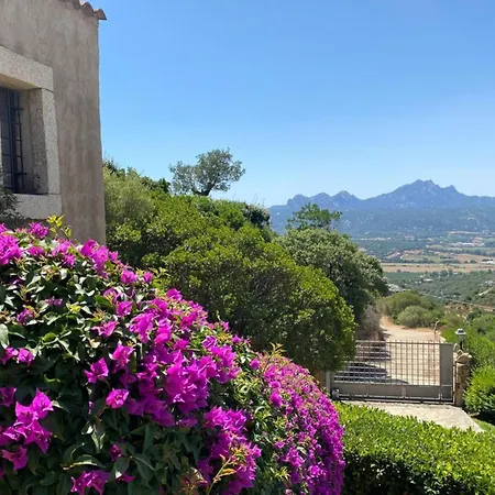 Villa Acula *